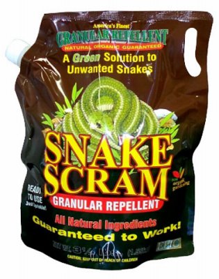 Snake Scram Granular Repellent Shaker Bag